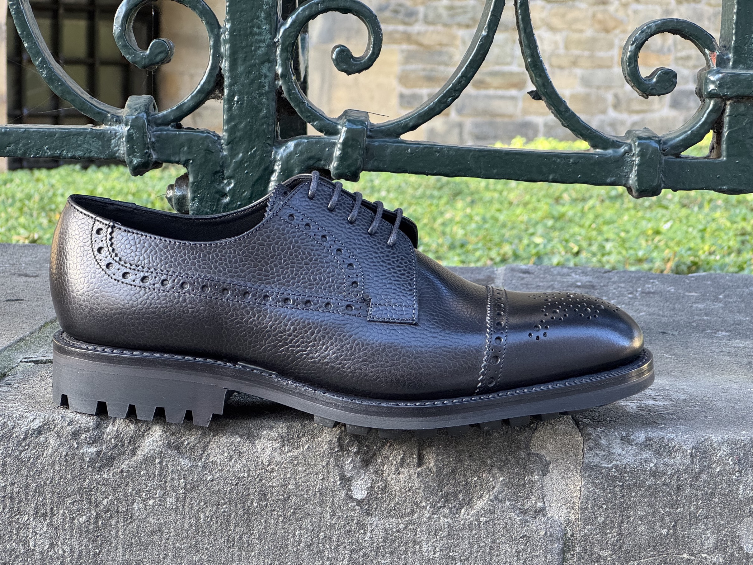 Loake Derby Commando Black Grain